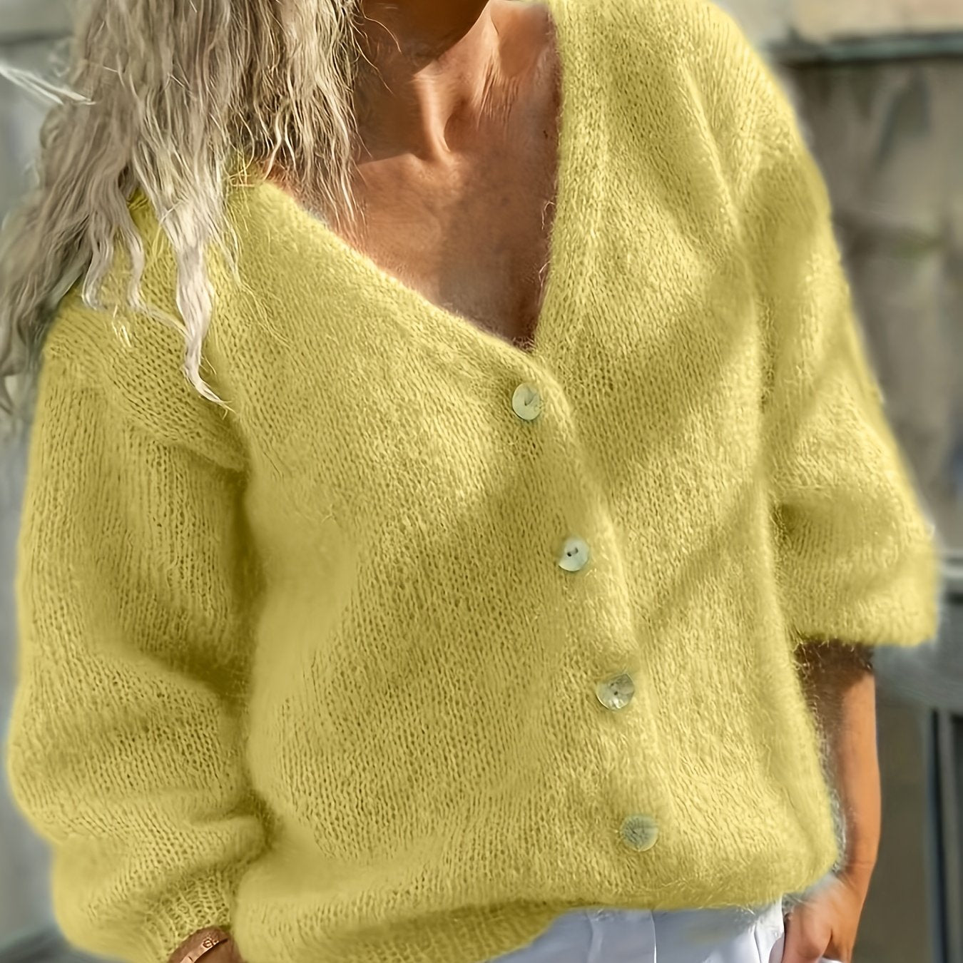 Ulrikka | Zachte gebreide vest voor dames – Losvallend jasje met knopen en V-hals voor casual kleding