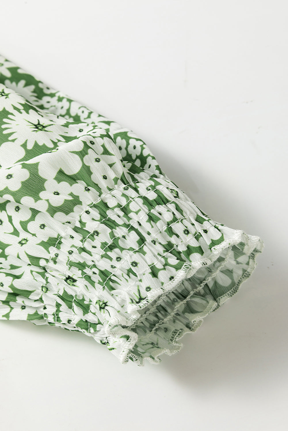 Raeven | Bloemetjesjurk met gerimpelde taille en vierkante hals - Vrouwenjurk met tierlantijntjes
