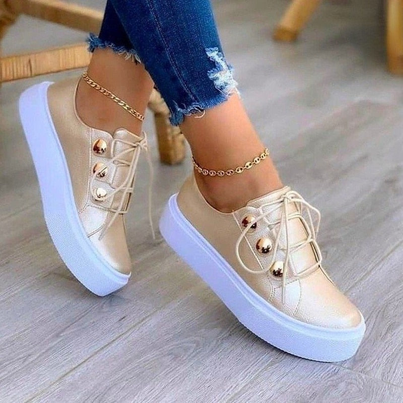 BoldStride | Dikke plateau sneakers voor dames – Comfortabele, trendy sneakers met gouden knoopjes