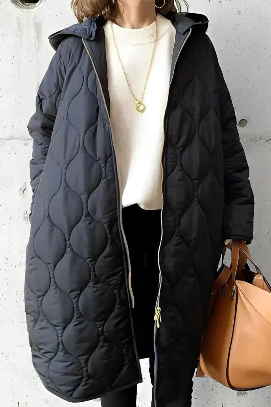 Xanthippe | Oversized gewatteerde damesjas met capuchon en doorlopende ritssluiting – Lang winterjack