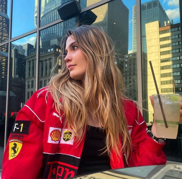 Selith | Damesjas Vintage Rode Ferrari - Stijlvolle Racingjas, Retro Motorsport Geïnspireerd