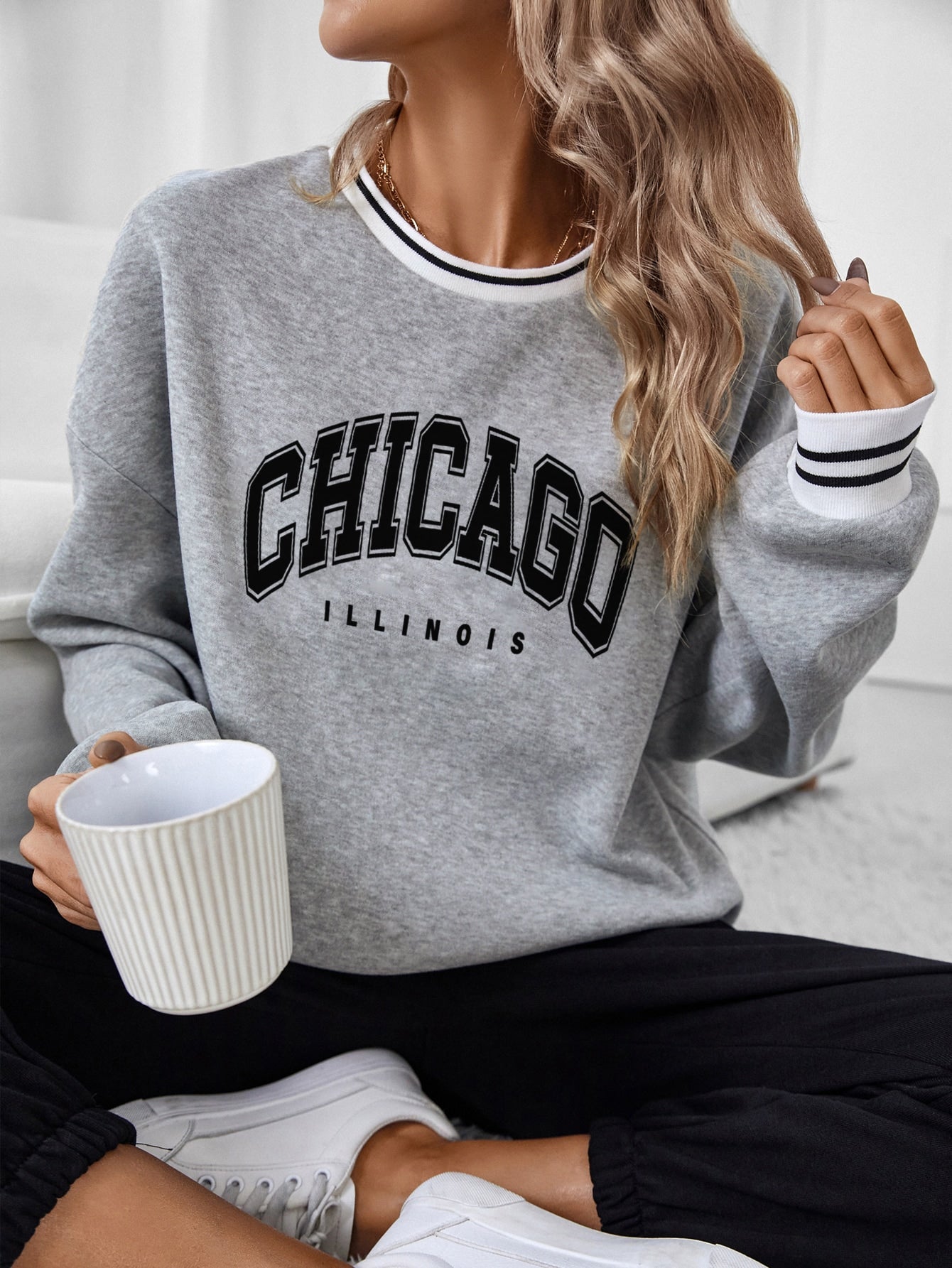 Asala |  Gestreepte manchetten en hals met tekst Sweatshirt – Casual oversized trui