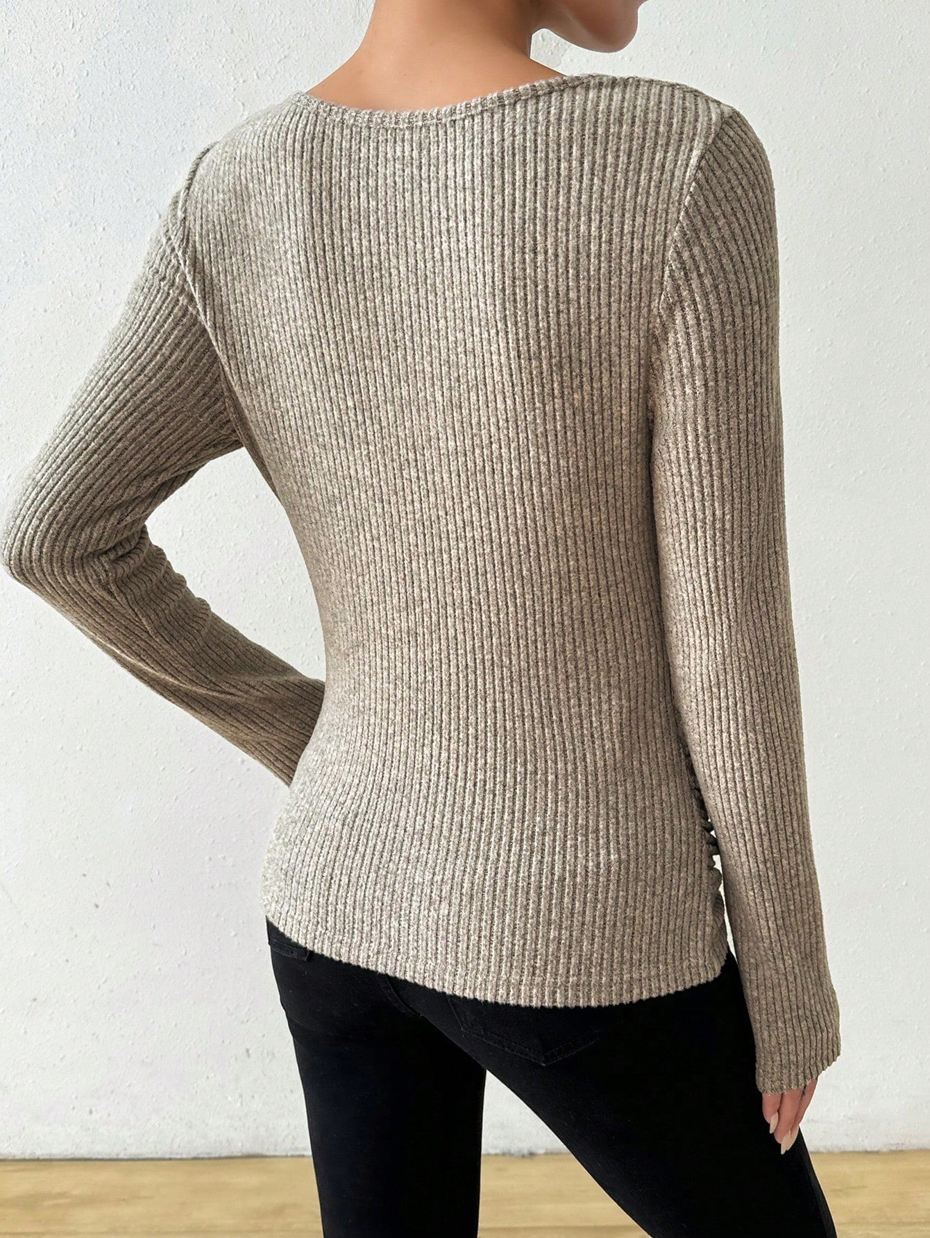 Martha | Slim Fit gebreide top met lange mouwen – Elegant stretchshirt voor herfst- en winteroutfits