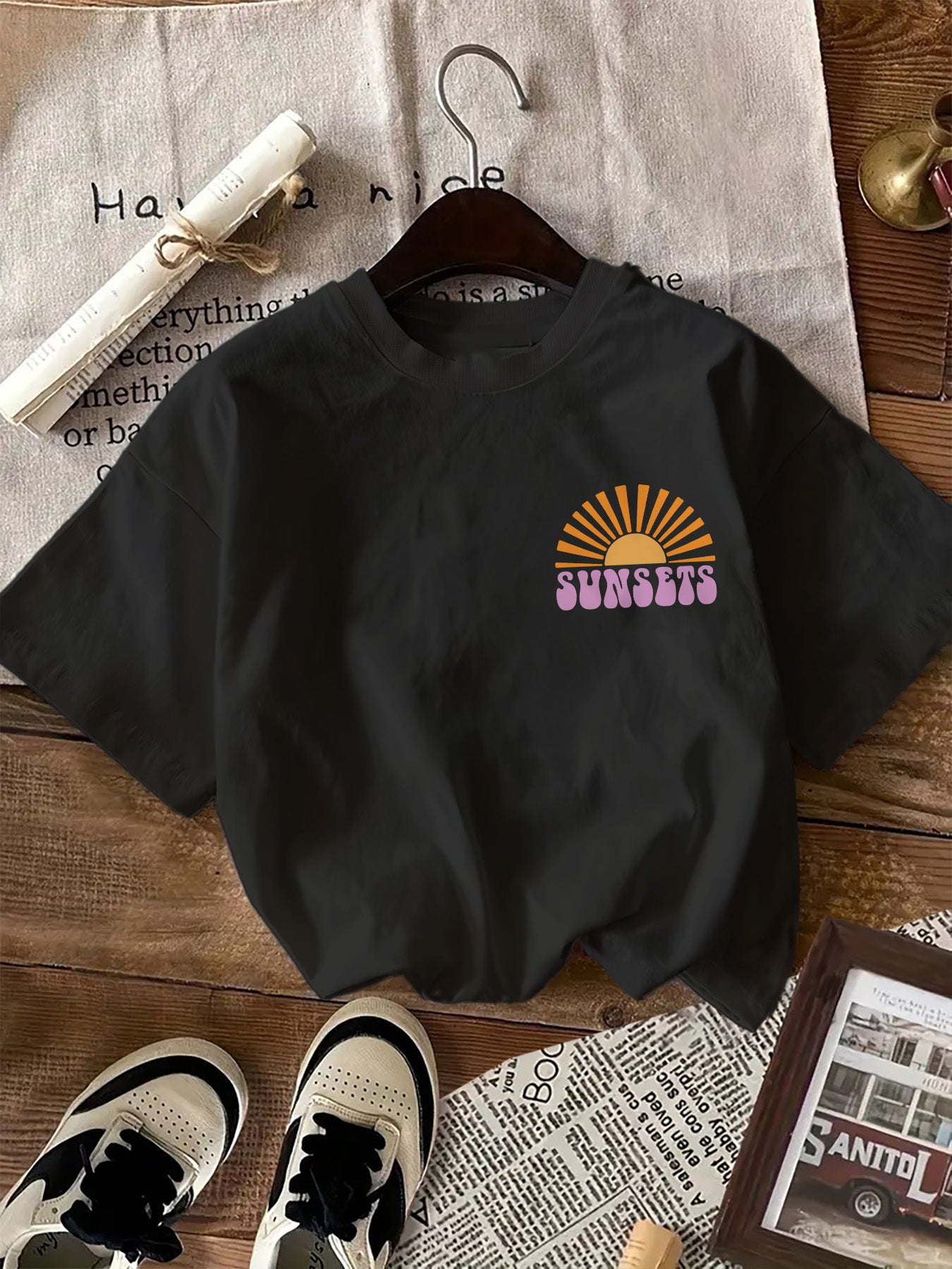 SunChase | Katoenen T-shirt met grafische print voor dames - “Forever Chasing Sunsets”.