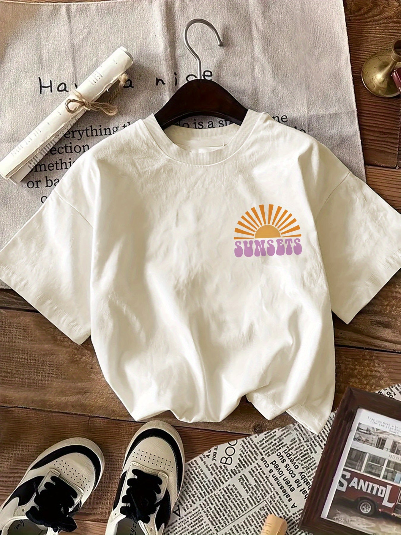 SunChase | Katoenen T-shirt met grafische print voor dames - “Forever Chasing Sunsets”.