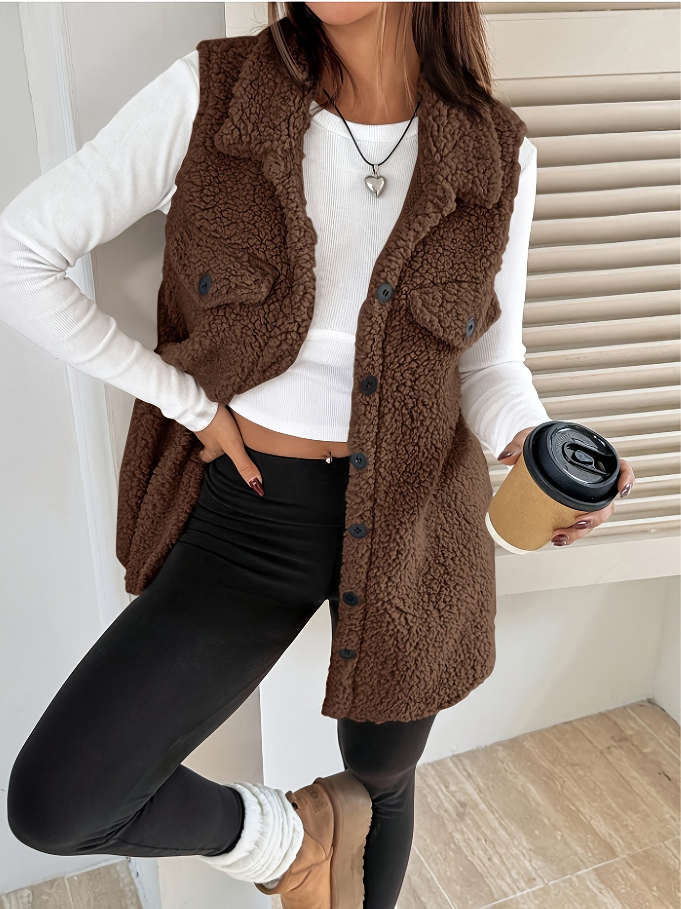 Dagmarine | Pluche mouwloos teddyvest voor dames – jas met dubbelzijdige kraag, casual winterjas