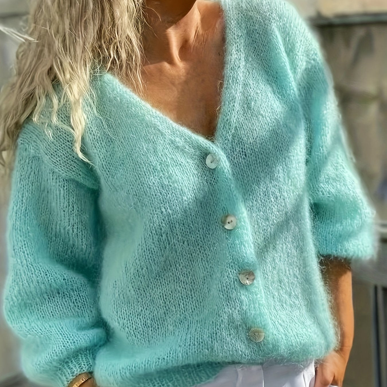 Ulrikka | Zachte gebreide vest voor dames – Losvallend jasje met knopen en V-hals voor casual kleding