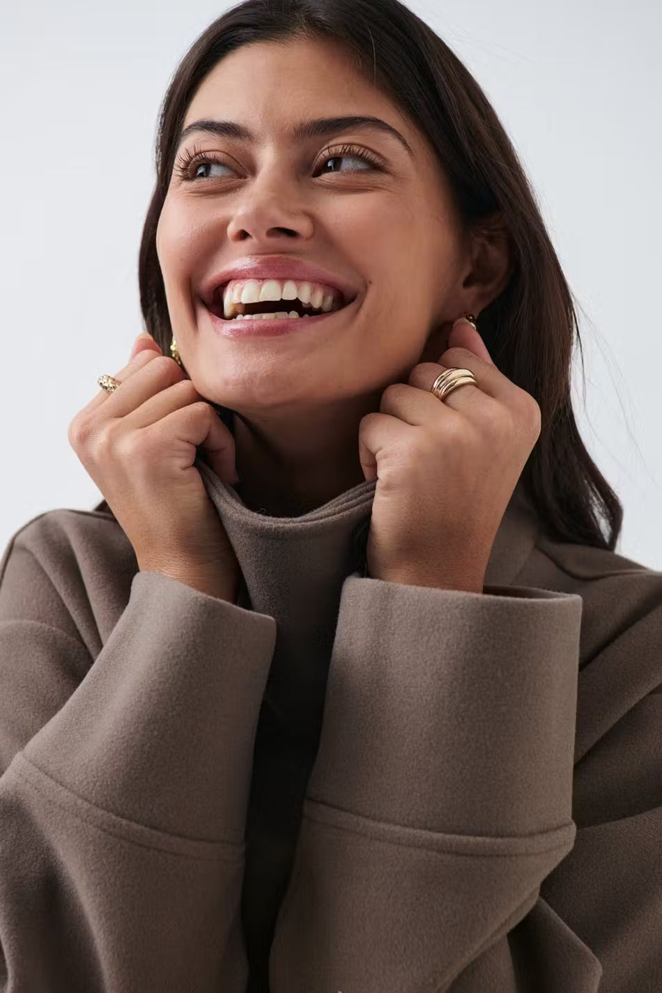 Jubria | Korte damesjas – Modieuze jas met hoge kraag en knopen, casual en elegant