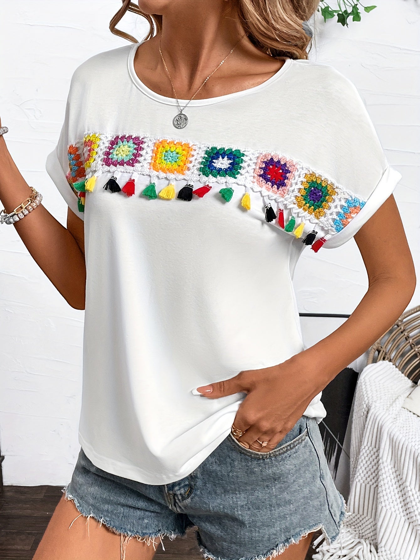 Rosalie | Geborduurd T-shirt met korte mouwen en kwastjes - Boho Chic Top