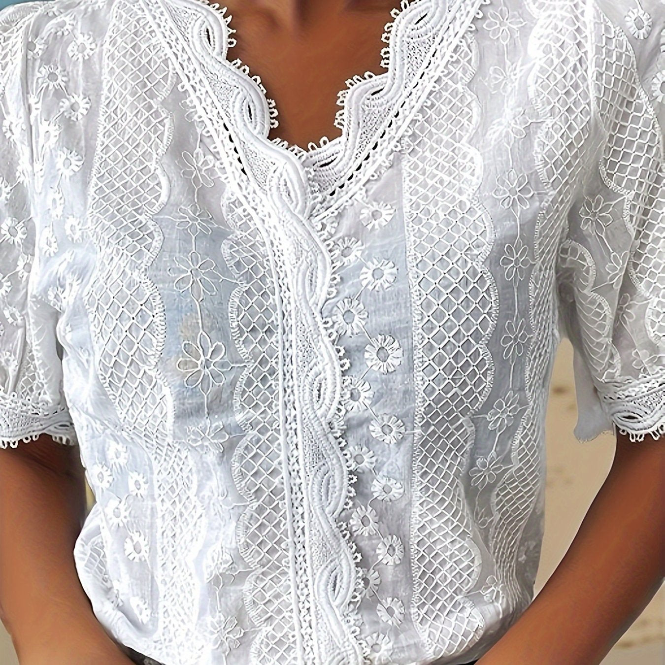 Soleil | Damesblouse met V-hals en korte mouwen - Ruches aan de hals