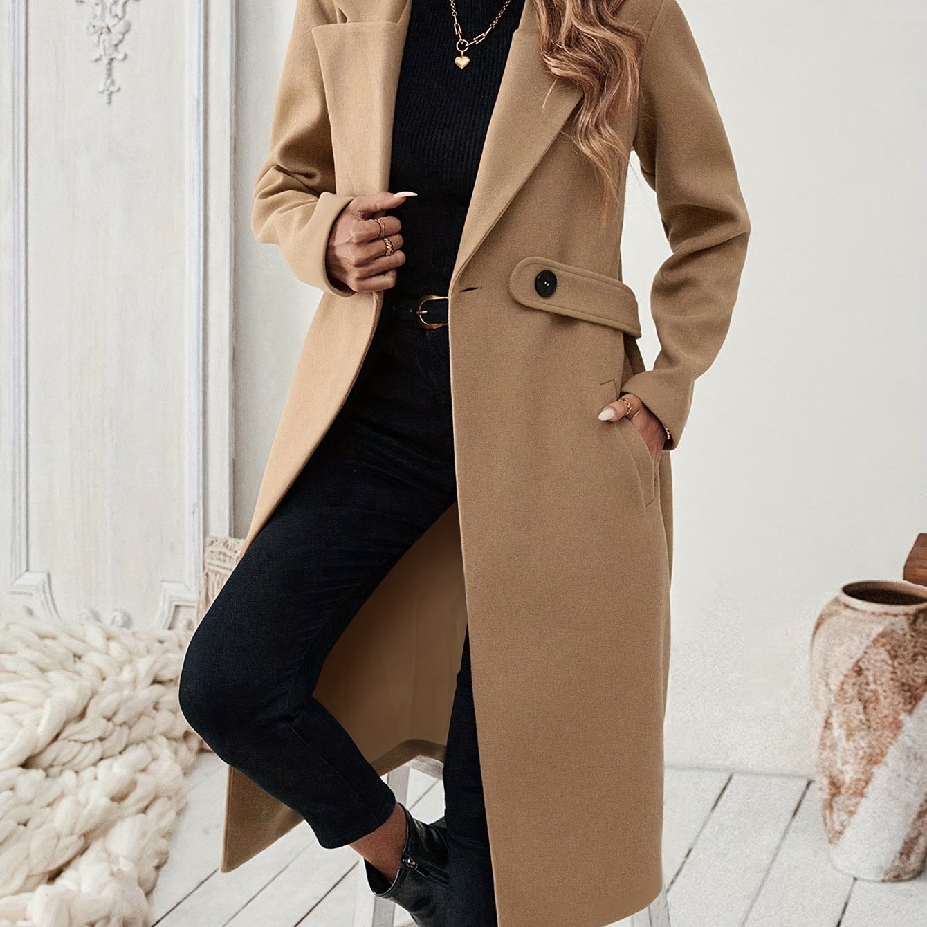 Veyrissa | Elegante lange damesjas – verstelbare riem, asymmetrische zoom, reverskraag