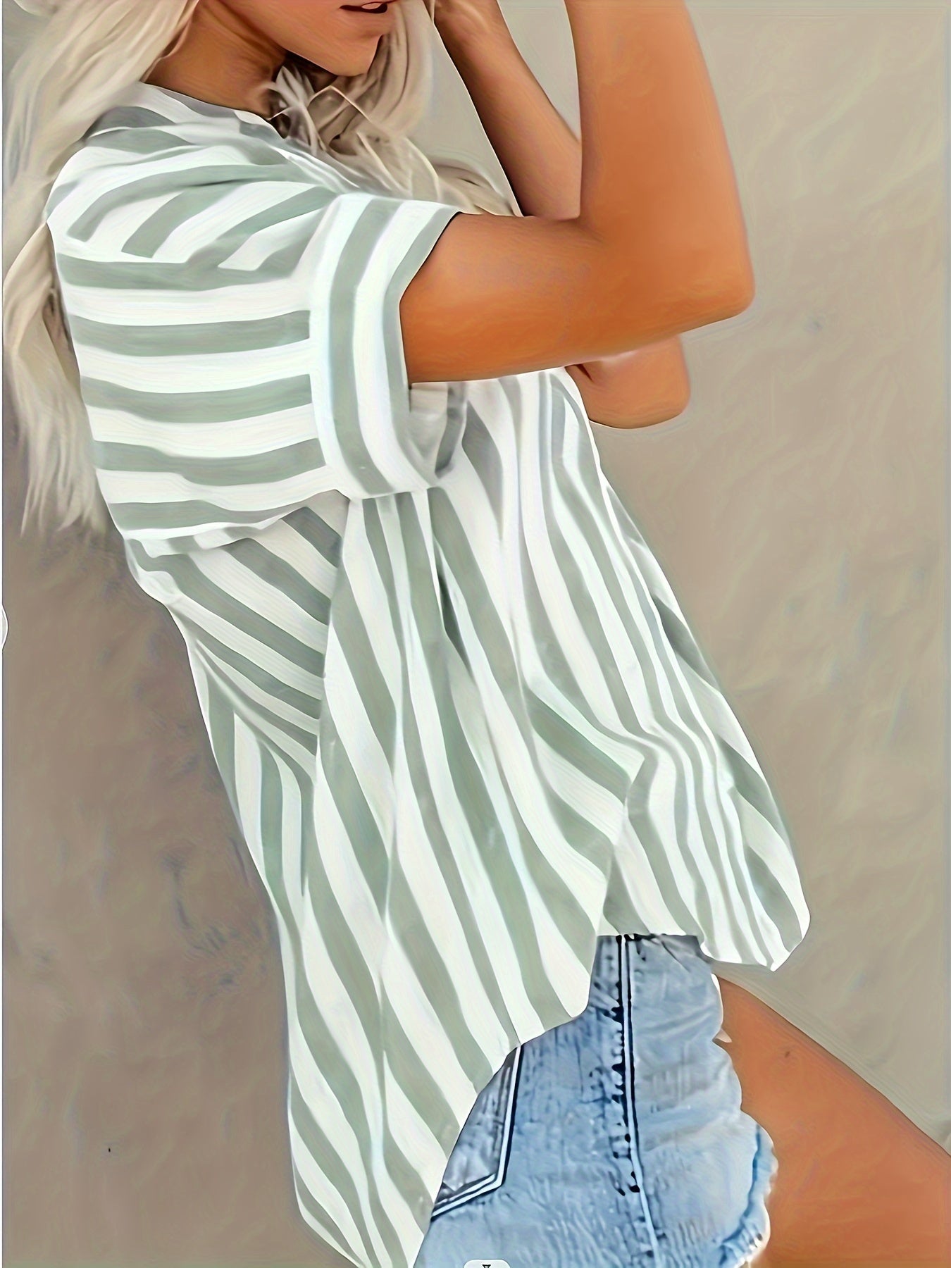 Grietje | Gestreepte blouse met knoopsluiting - korte mouwen, V-hals