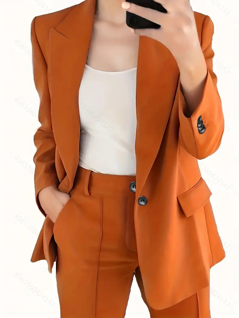 Marie - Blazer met revers en uitlopende broek in een set met knoopsluiting