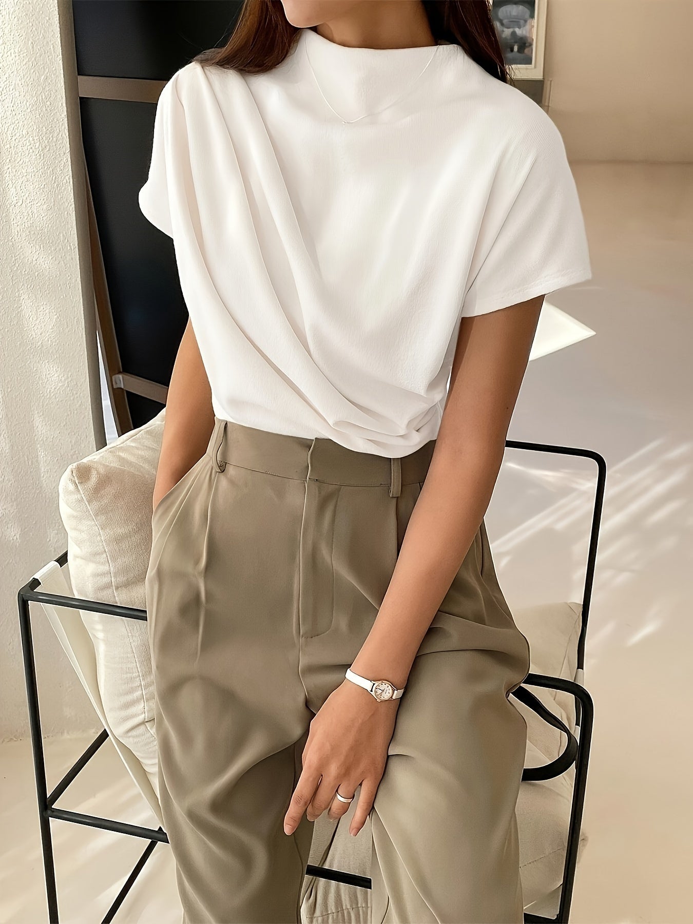 Elyndria | Gerimpeld nauwsluitend T-shirt met korte mouwen voor dames - Casual & elegante top