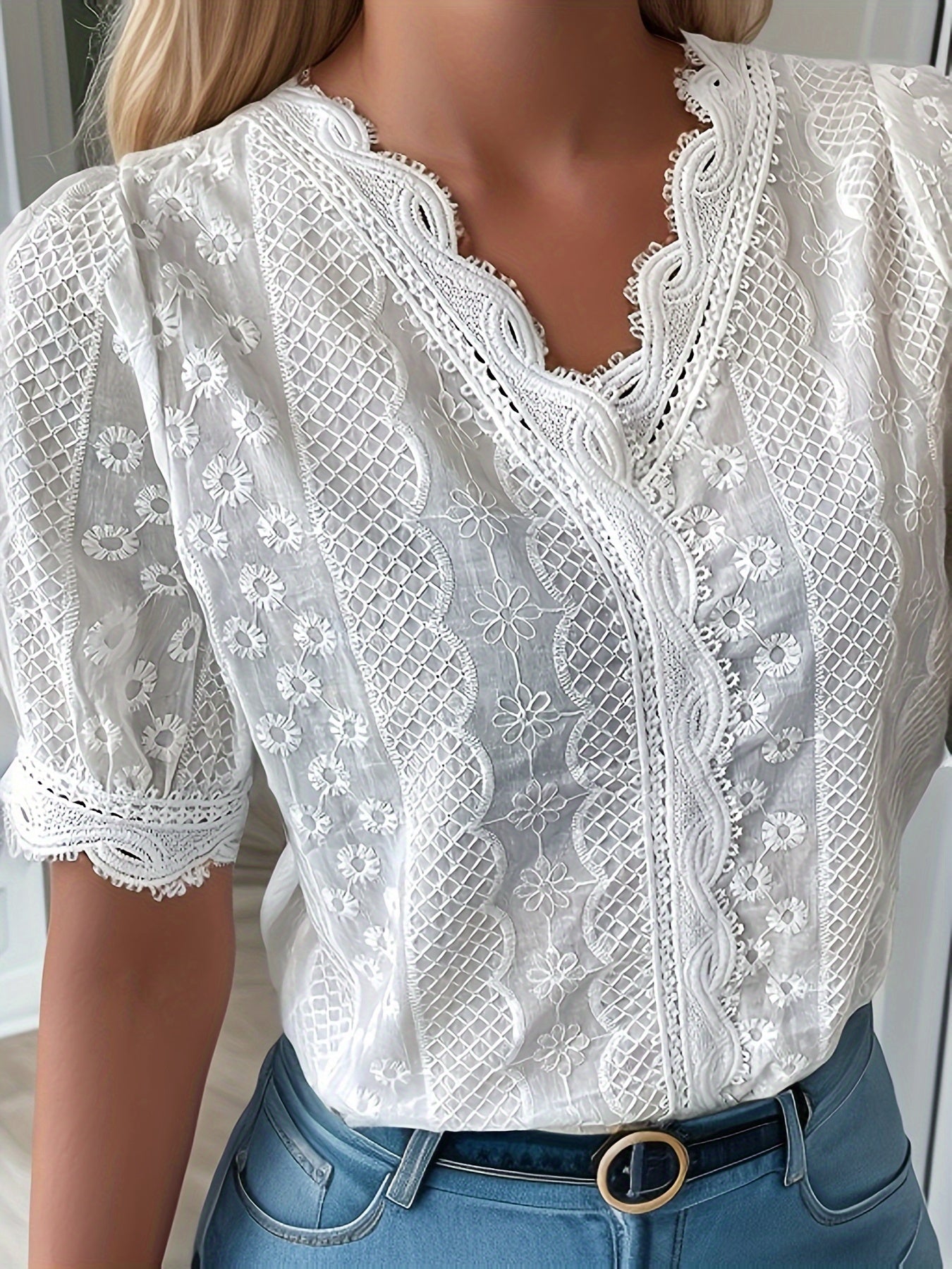 Soleil | Damesblouse met V-hals en korte mouwen - Ruches aan de hals