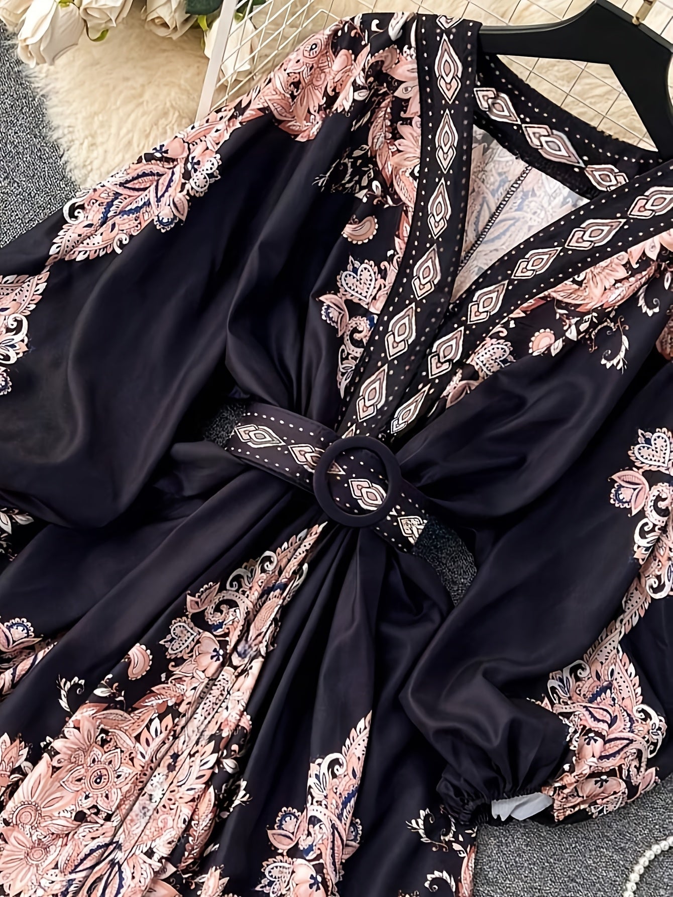 Florica | Vintage bloemenprint jurk met V-hals - Lantaarnmouwen, A-lijn met ceintuur