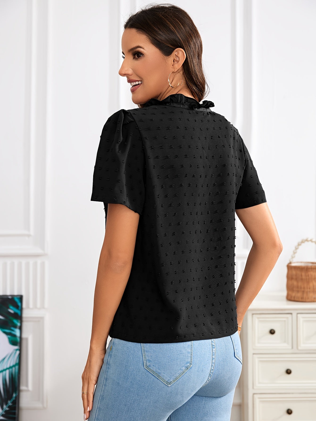 Raven | Elegante Blouse met Strikhals, Bolle Mouwen & Eyelet Detail