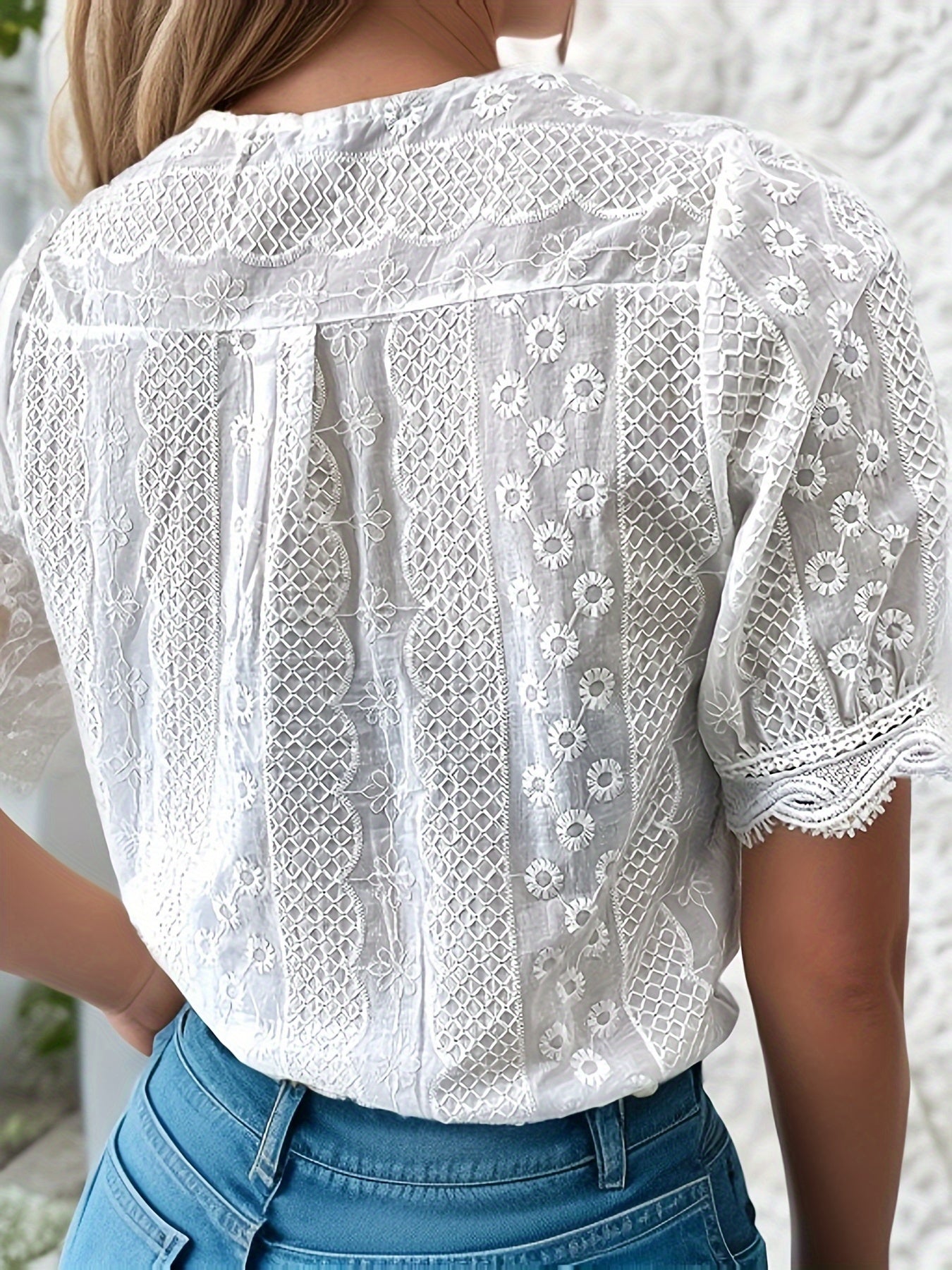 Soleil | Damesblouse met V-hals en korte mouwen - Ruches aan de hals