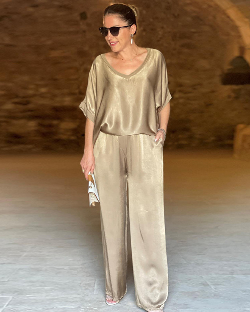 Zephara | Elegante satijnen 2-delige set - losjes v-hals T-shirt & broek met wijde pijpen