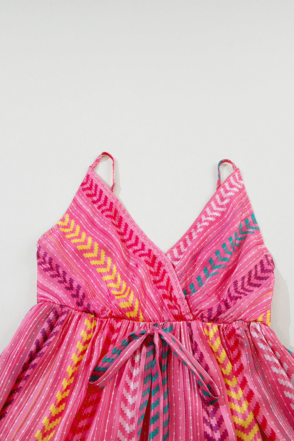 Mevelyn | Boho Western Maxi-jurk voor vrouwen - Roze V-hals met kwastjes, spaghettibandjes & allover print