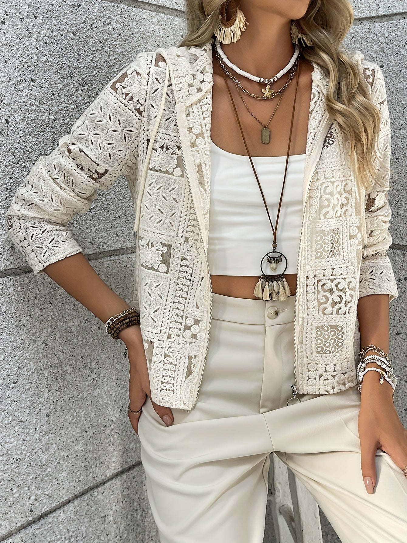 Quinby | Kanten vest met capuchon voor dames - Casual vest met eyeletdetail