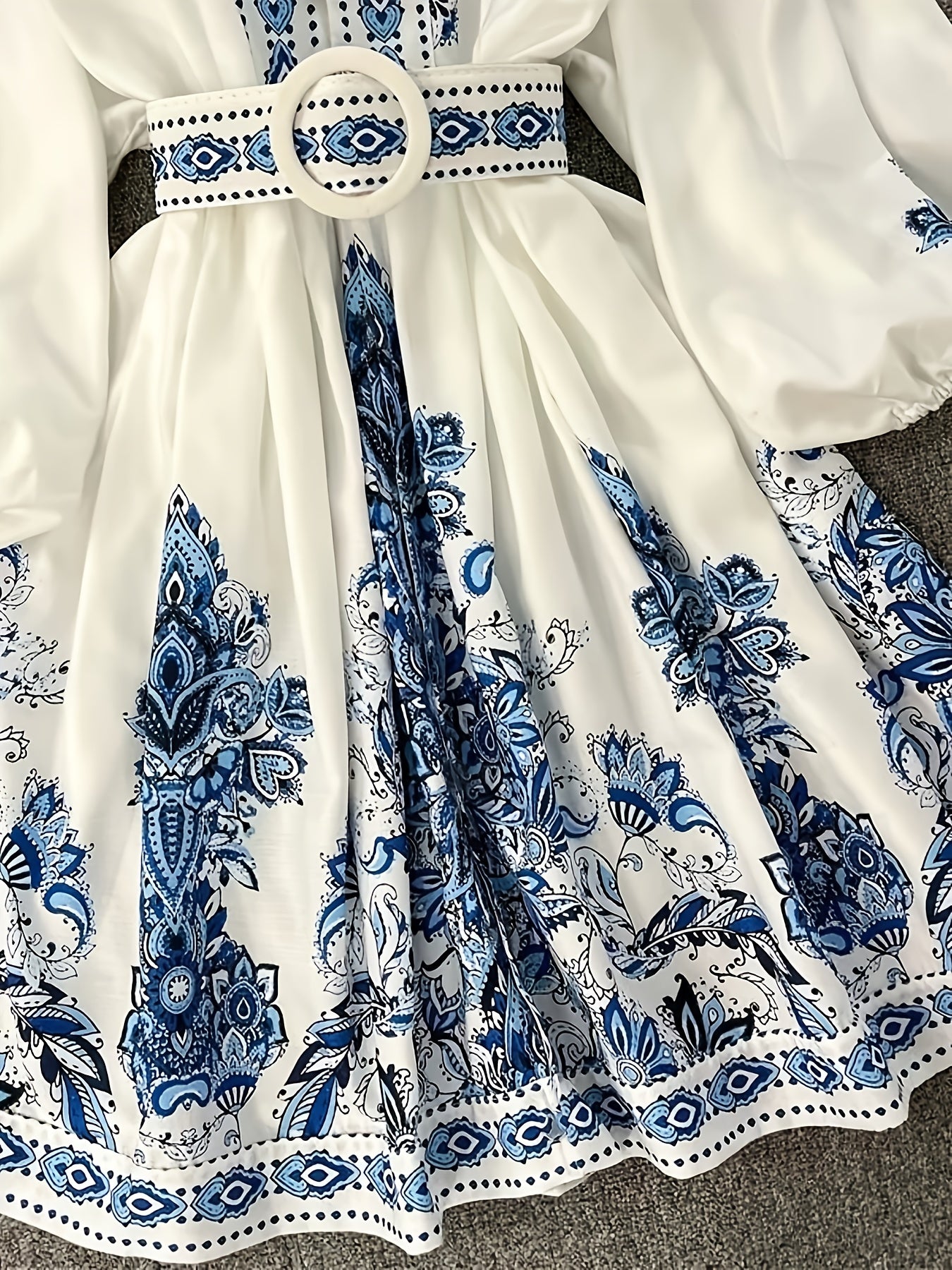 Florica | Vintage bloemenprint jurk met V-hals - Lantaarnmouwen, A-lijn met ceintuur