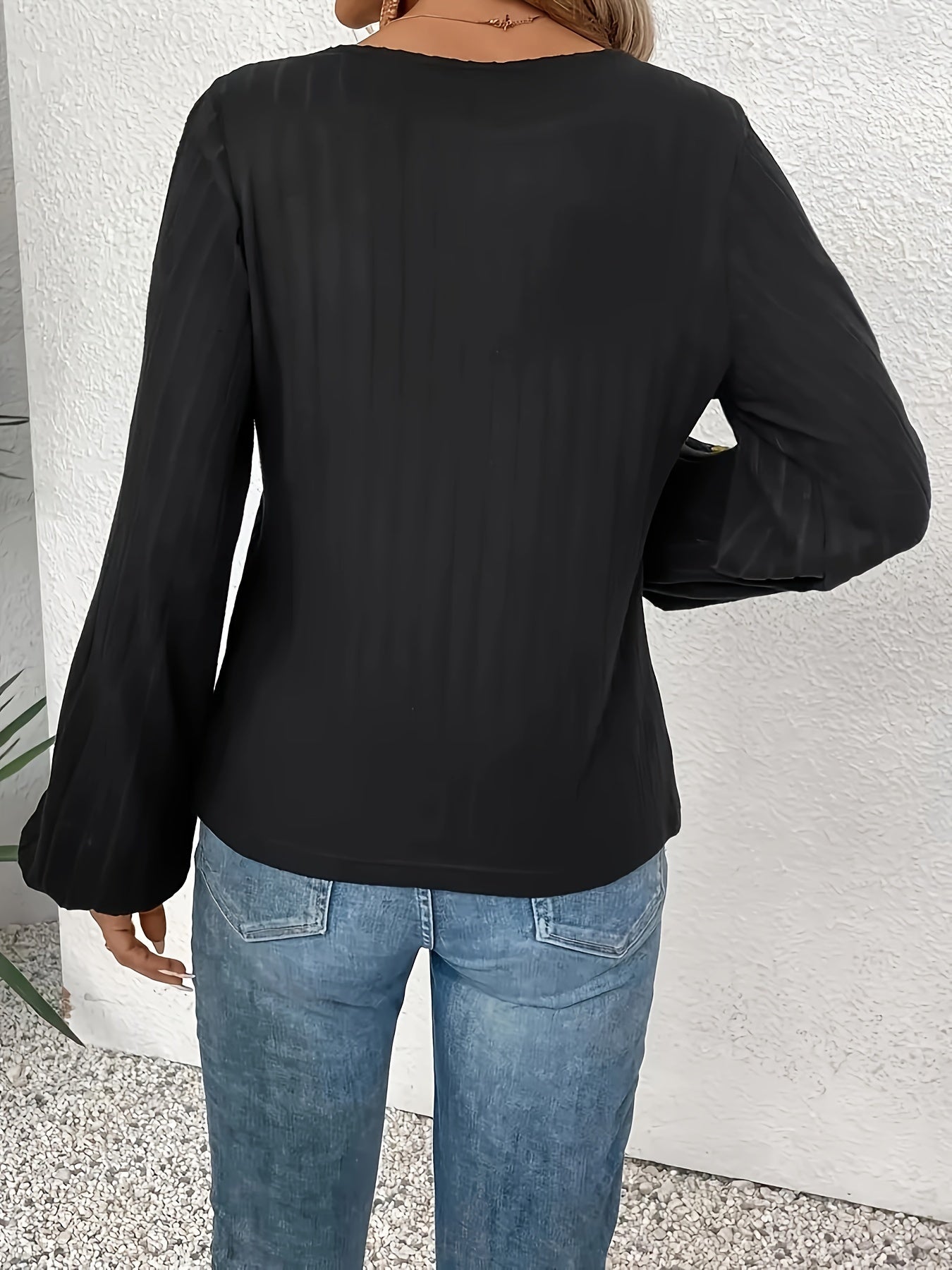 Lieselotte | Plus size elegant T-shirt met lange mouwen en geborduurde mouwen