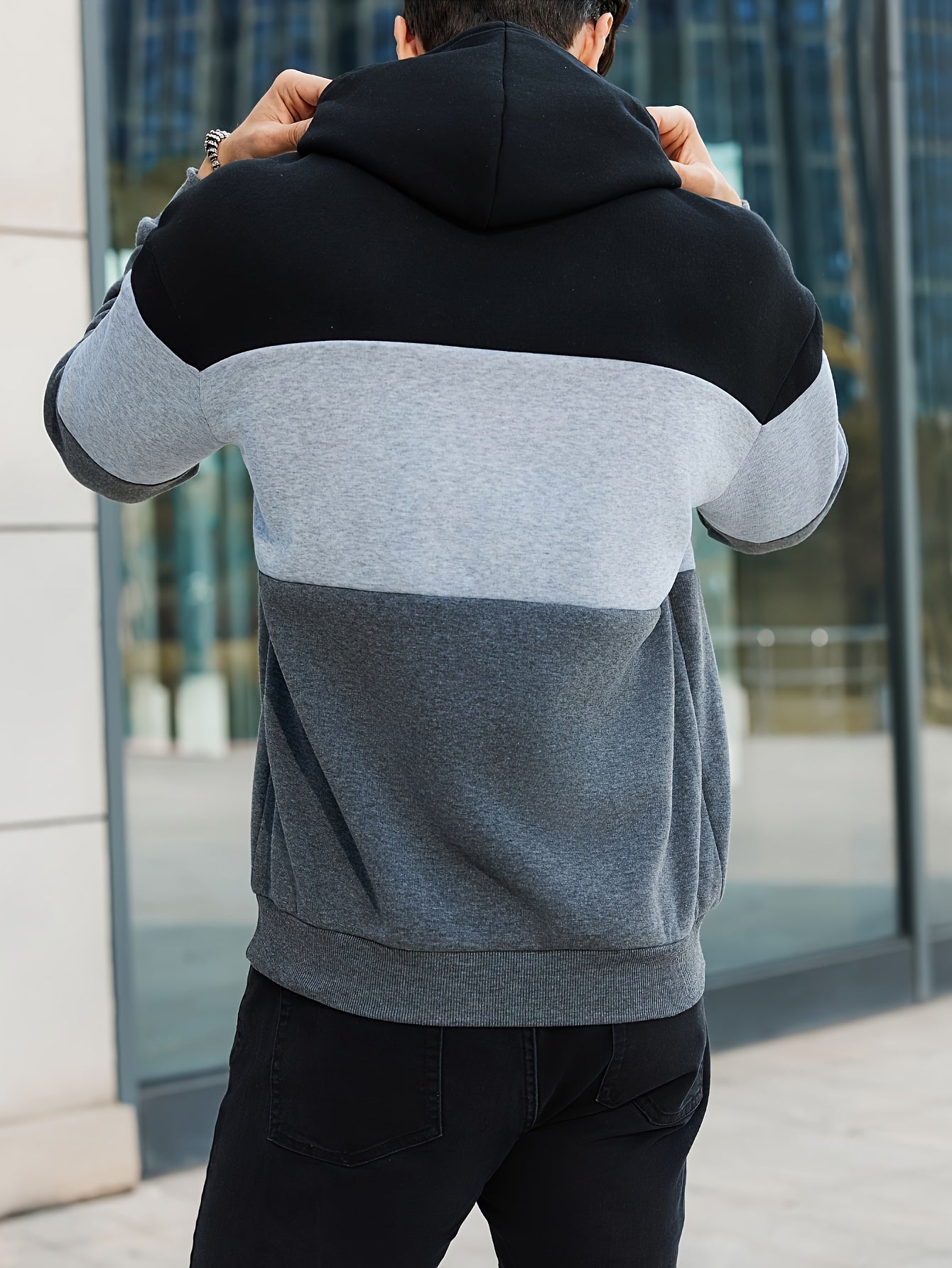 Eitan | Oversized hoodie voor heren met kleurblokken – Tweekleurige pullover met zakken