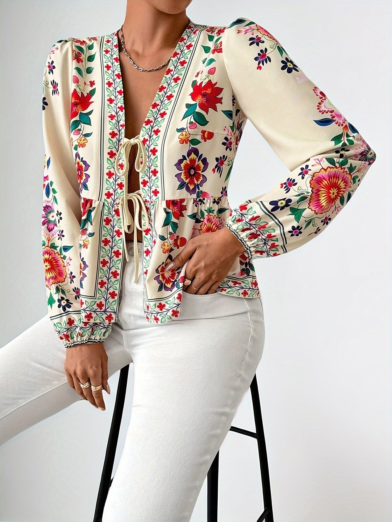Aletha | Elegante Bloemenprint Blouse voor Dames – Lange Pofmouwen, Striksluiting, V-Hals