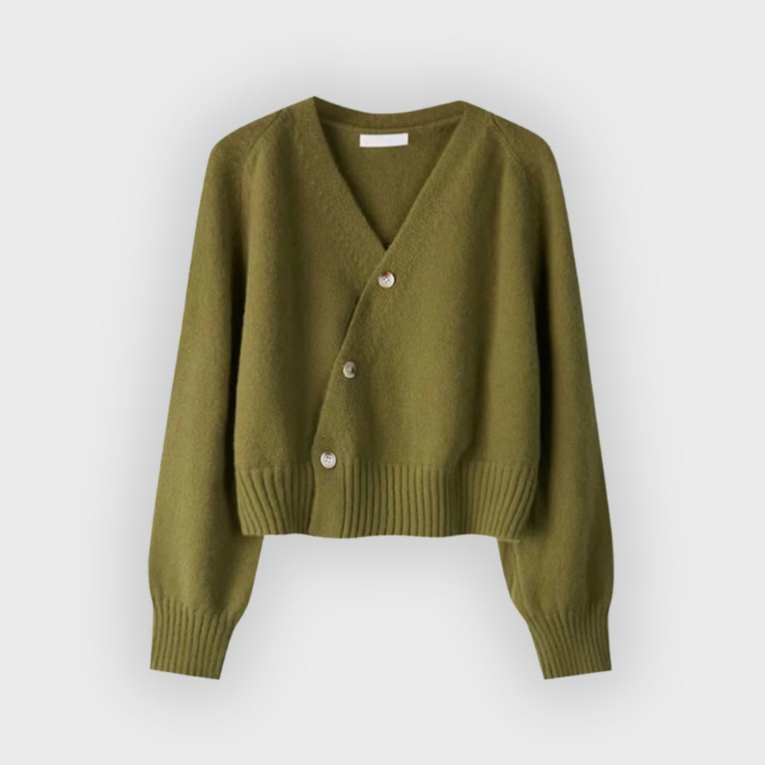 Iverra | Damesvest van merinowol – Gebreide trui met V-hals en schuine knopen