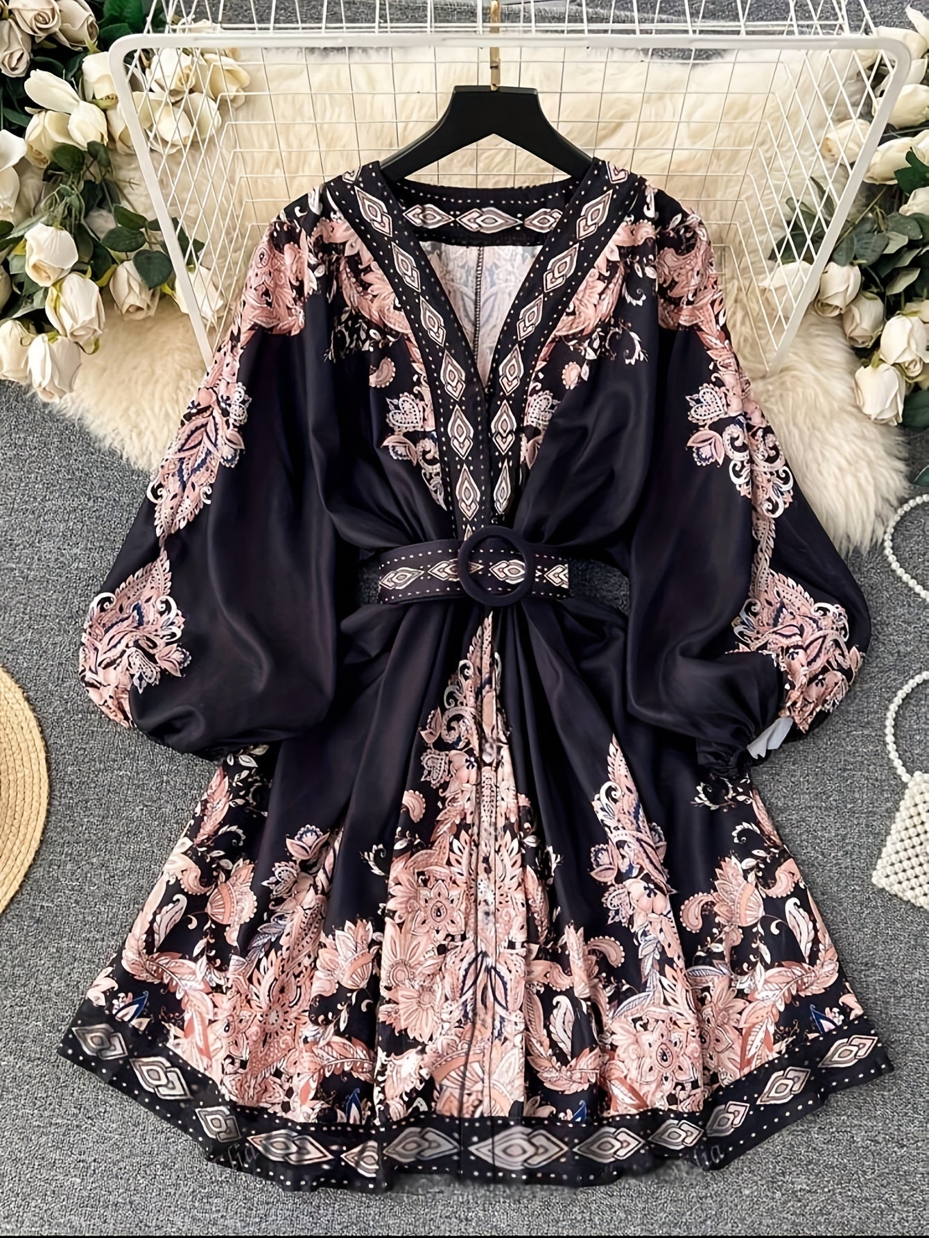 Florica | Vintage bloemenprint jurk met V-hals - Lantaarnmouwen, A-lijn met ceintuur