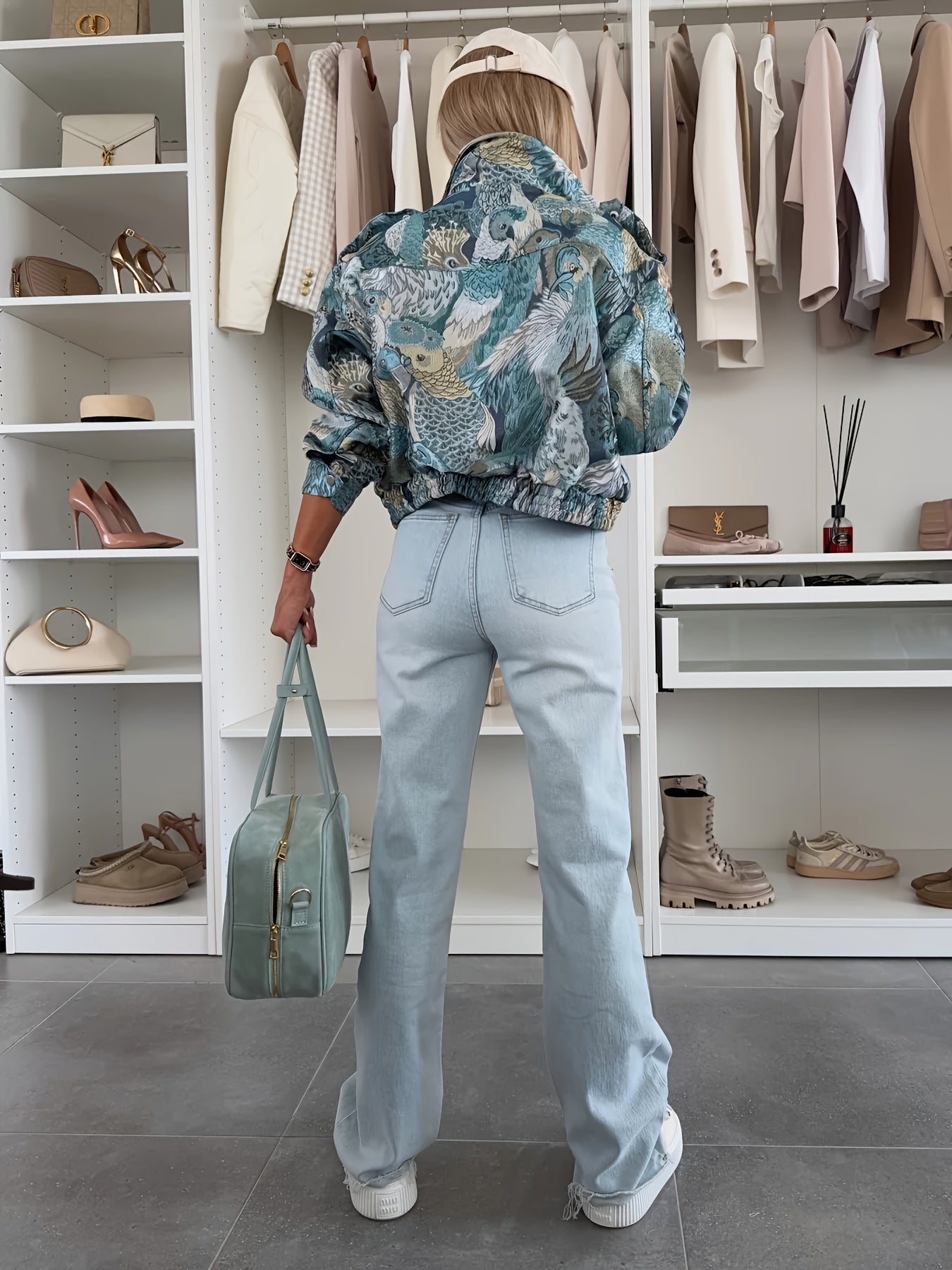 Malva | Geborduurd bloemenjasje voor dames – Elegante, hoogwaardige lente- en herfstjas met kraag