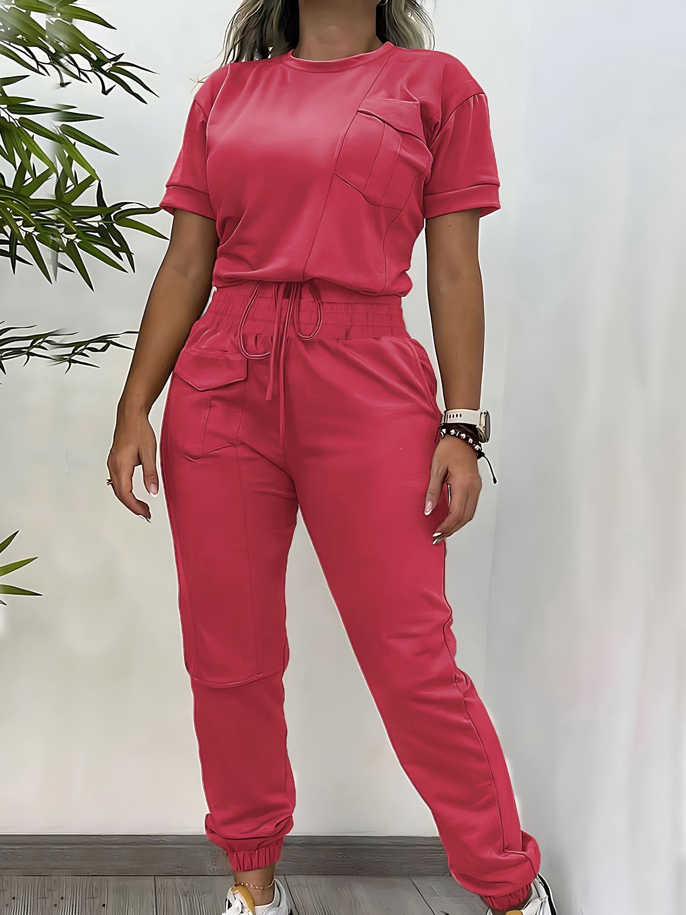 Helmi | Casual tweedelige damesset - T-shirt & Joggerbroek met koord