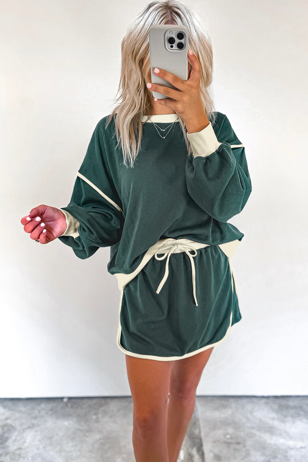 Ylfa | Klassieke kleurcontrast trui & rok-short set voor dames - stijlvolle loszittende set met lace-up taille