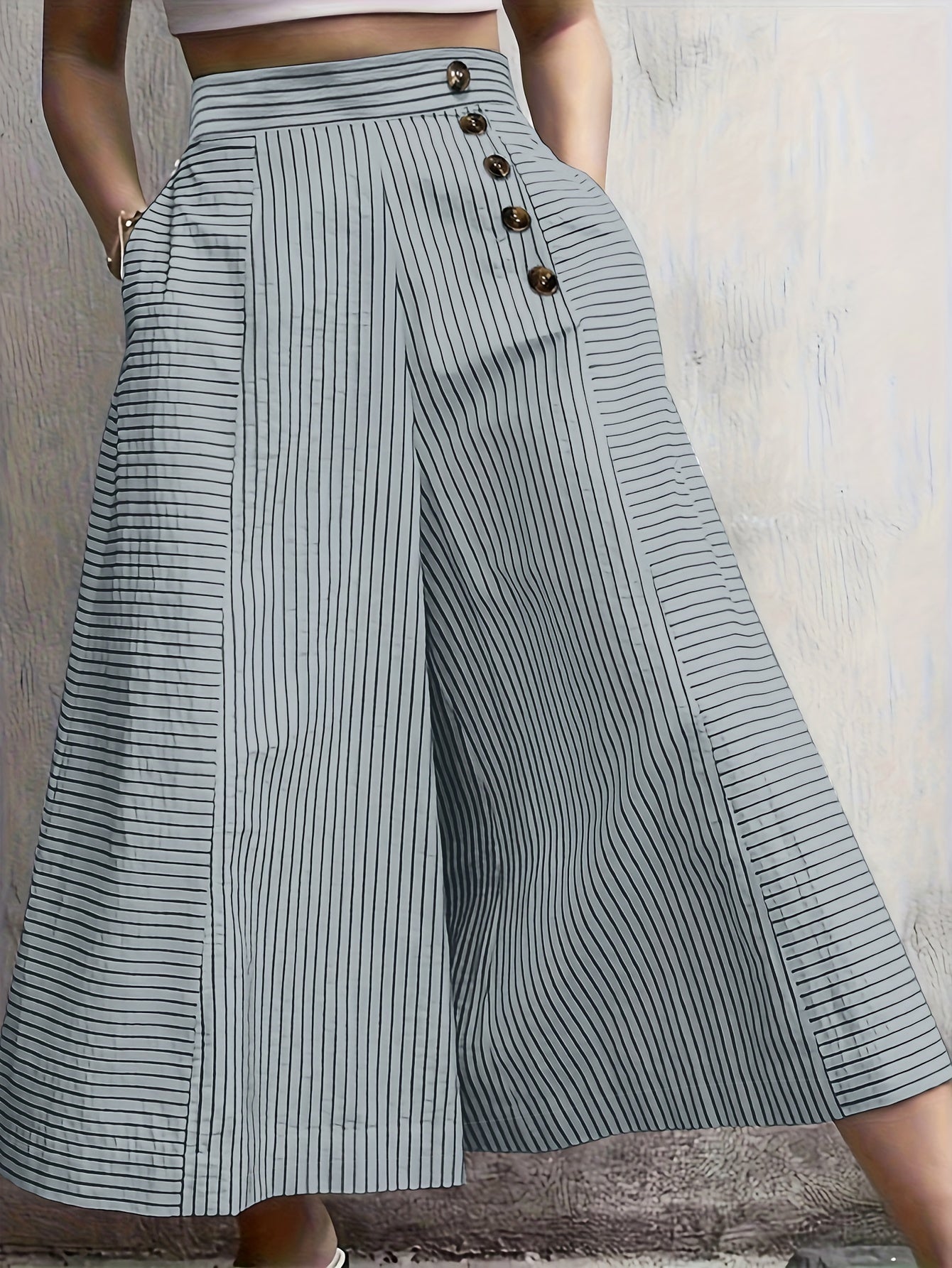Noreia | Casual gestreepte broek met hoge taille en wijde pijpen - Los model, knoopdetail