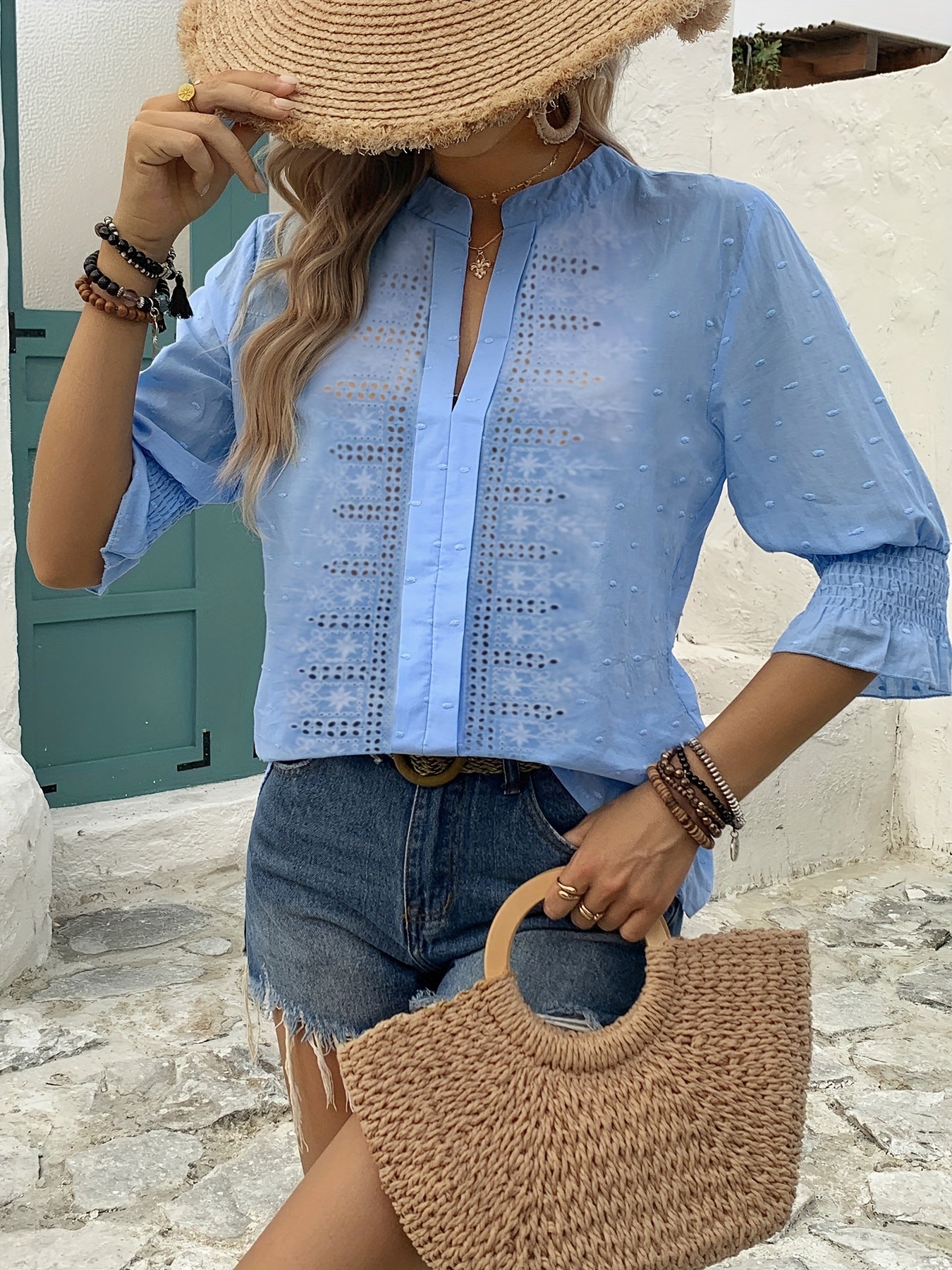 Meredith | Elegante blouse voor dames met Eyelet borduurwerk, ruches en korte mouwen