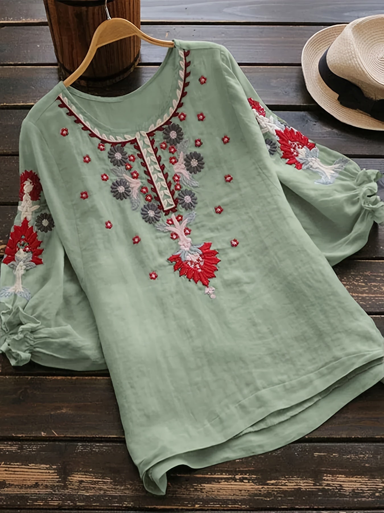Slavenka | Geborduurde Bloemenblouse - Plus Size, Casual Korte Mouw