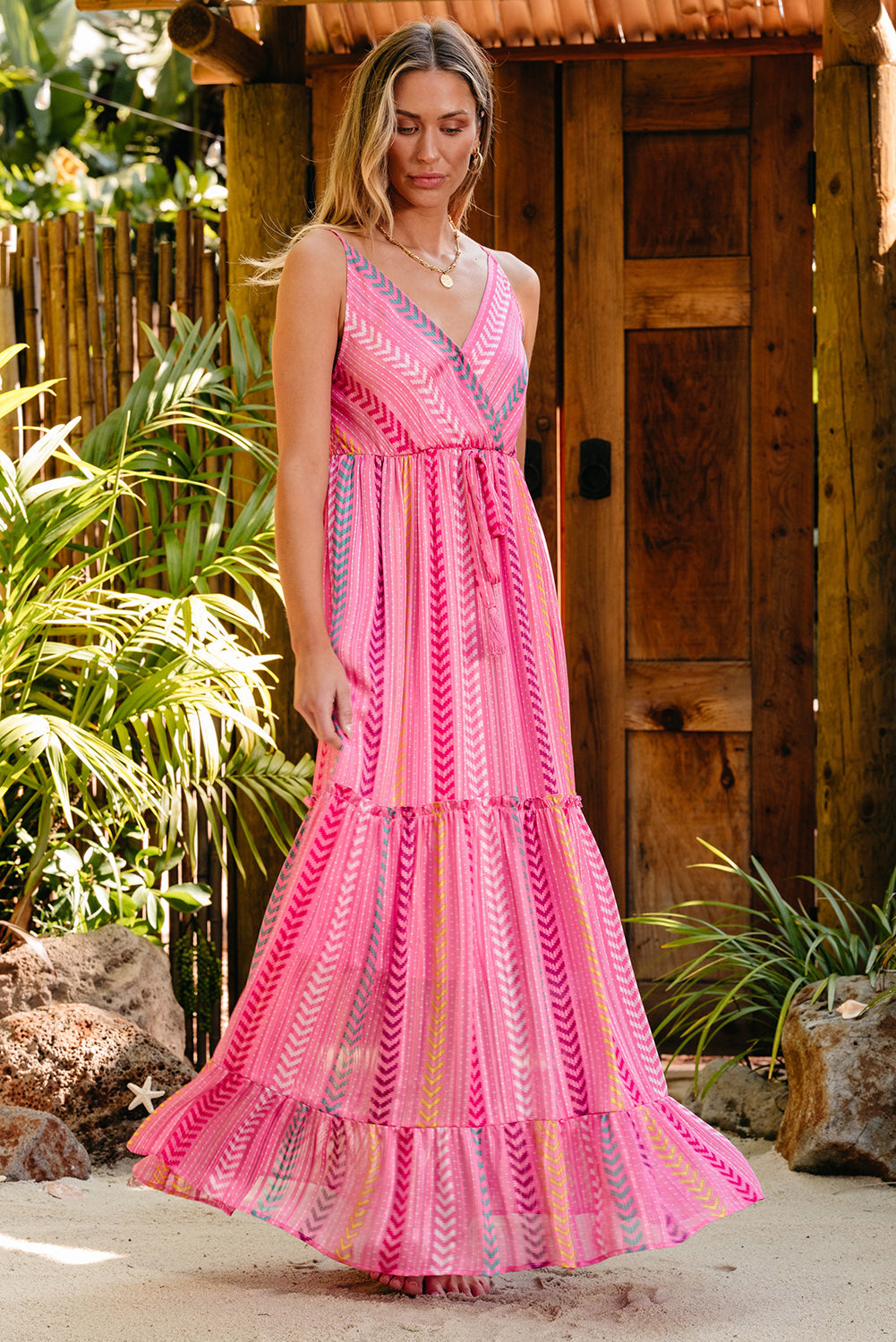 Mevelyn | Boho Western Maxi-jurk voor vrouwen - Roze V-hals met kwastjes, spaghettibandjes & allover print
