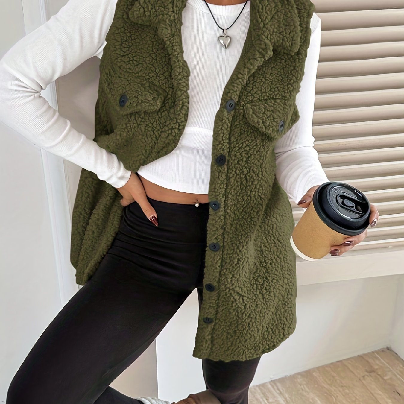 Dagmarine | Pluche mouwloos teddyvest voor dames – jas met dubbelzijdige kraag, casual winterjas