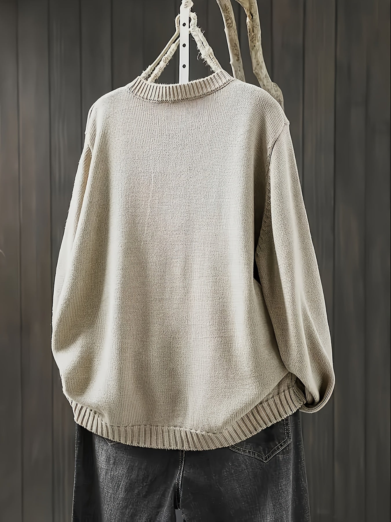 Marietta | Klassieke gebreide trui – Relaxed fit, veelkleurige knopen, zachte warme gebreide pullover