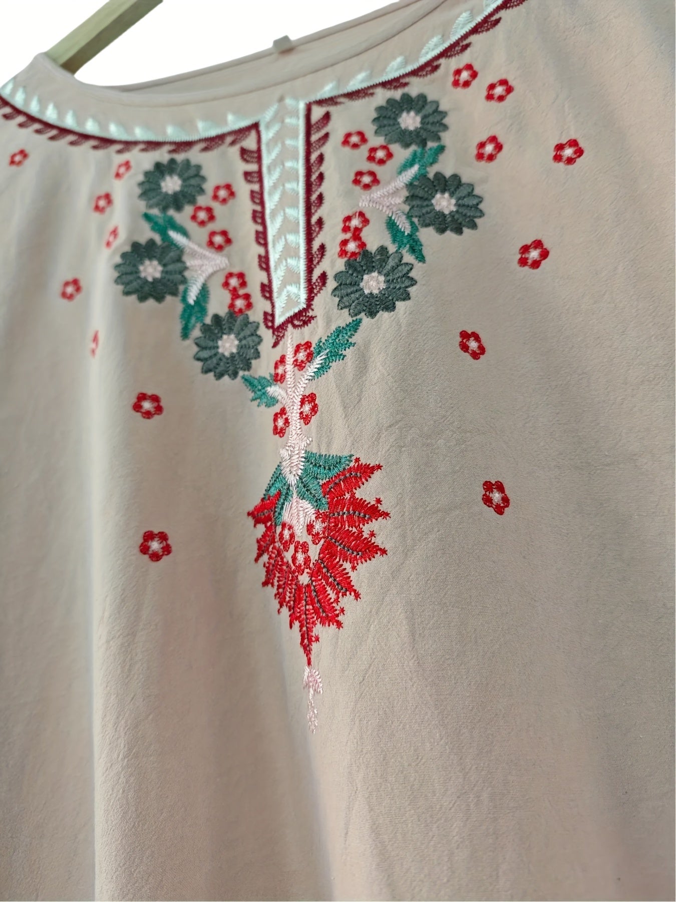Slavenka | Geborduurde Bloemenblouse - Plus Size, Casual Korte Mouw