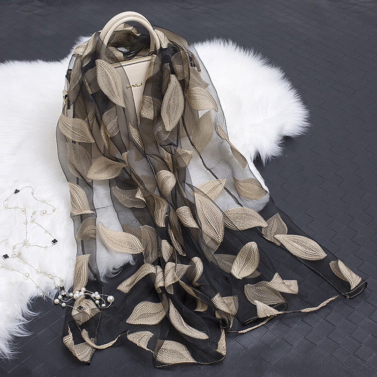 SilkPetalia | Zijden Vrouwen Sjaal met Gesneden Bloem Hol Ontwerp - Lichtgewicht, Elegant, Zacht