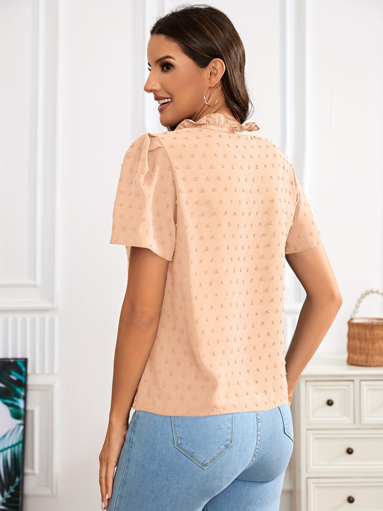 Raven | Elegante Blouse met Strikhals, Bolle Mouwen & Eyelet Detail