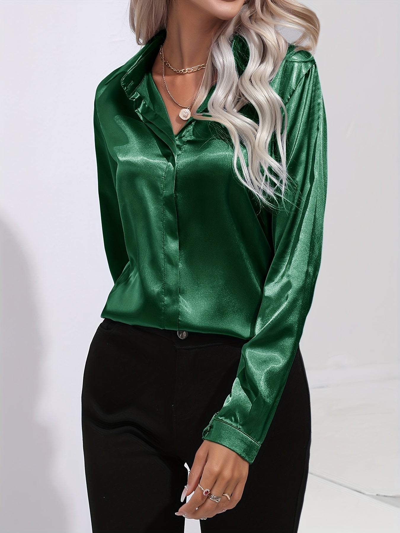 Valera | Satijnen damesblouse met lange mouwen – Elegante luxe blouse