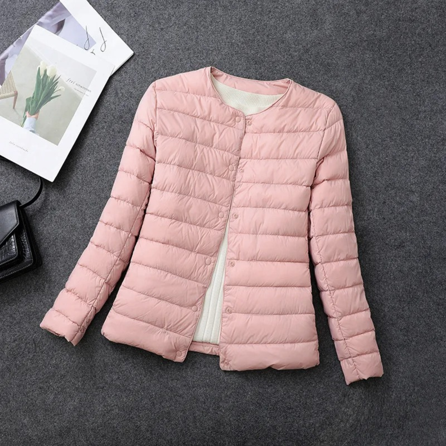Cailen | Lichtgewicht donsjack voor dames, ronde hals, drukknoopsluiting, warme en stijlvolle bovenkleding