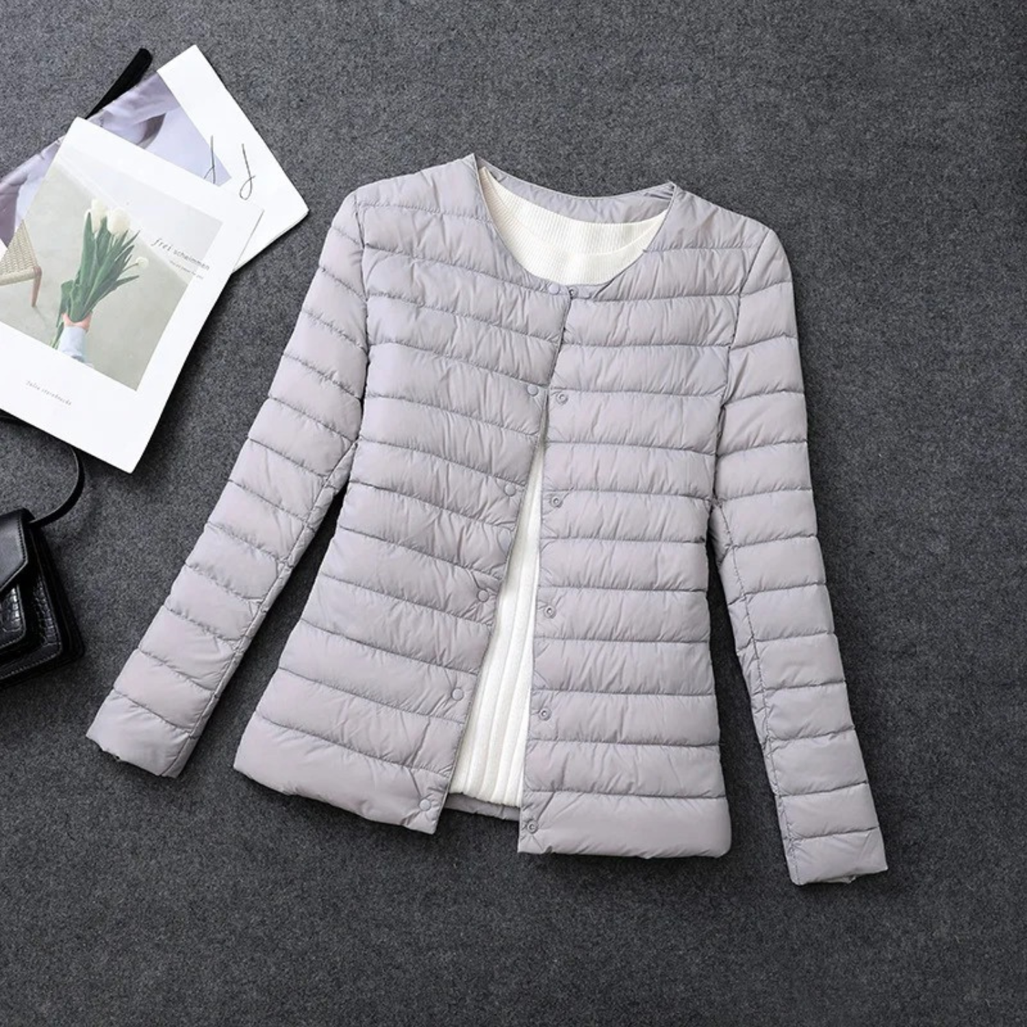 Cailen | Lichtgewicht donsjack voor dames, ronde hals, drukknoopsluiting, warme en stijlvolle bovenkleding