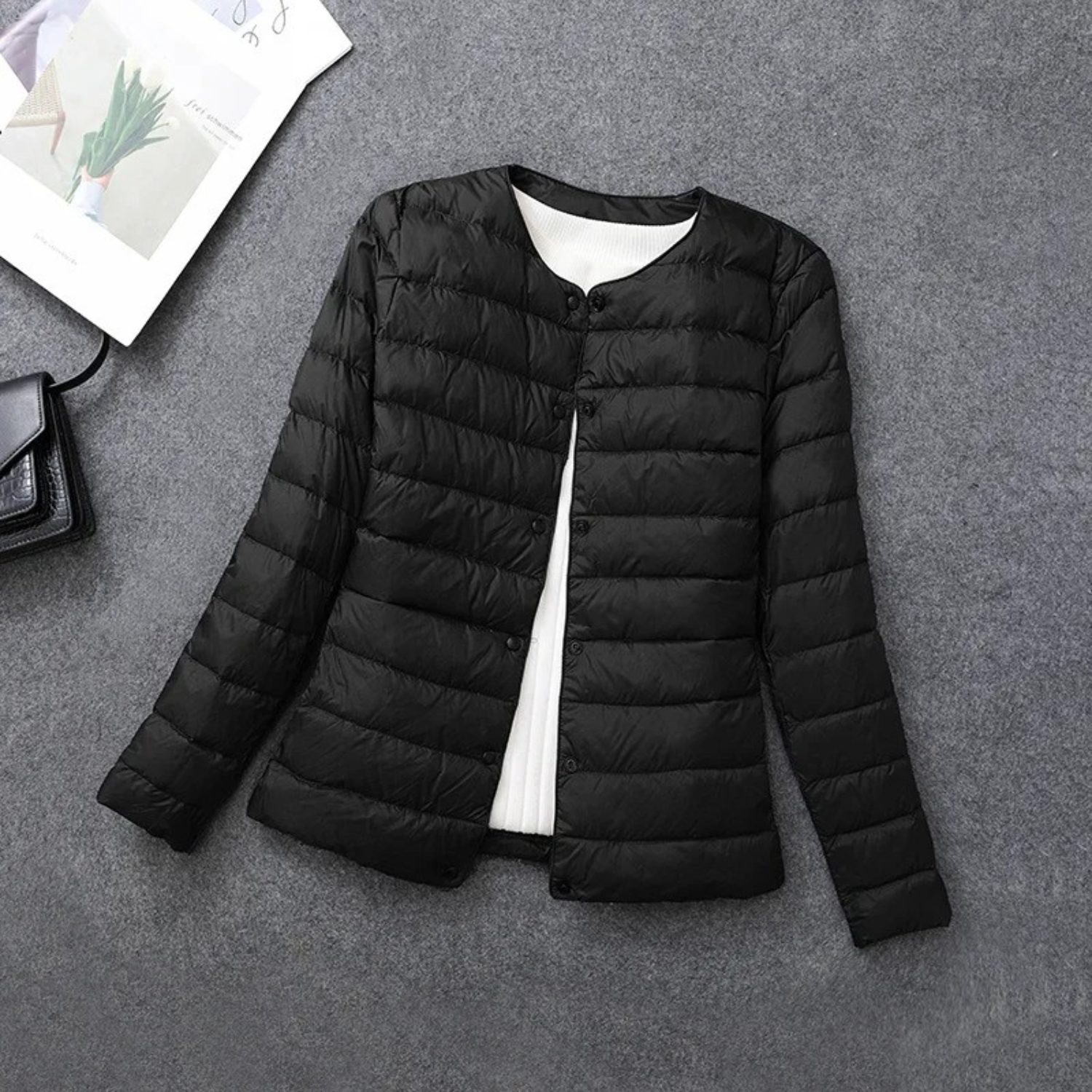 Cailen | Lichtgewicht donsjack voor dames, ronde hals, drukknoopsluiting, warme en stijlvolle bovenkleding