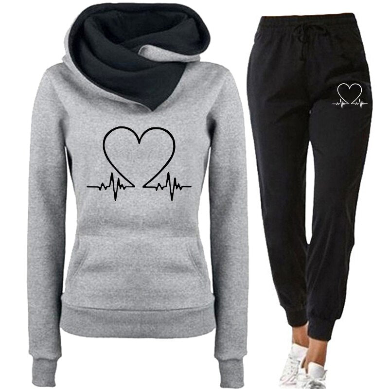 Larenna | Comfortabele hoodie- en joggingbroekenset – hartjesprint, warme, zachte loungewear