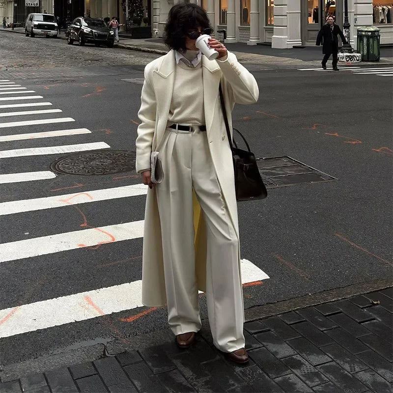 Faustine | Elegante vloerlange damesjas, tijdloze stijl, casual en formeel, wit, lange trenchcoat