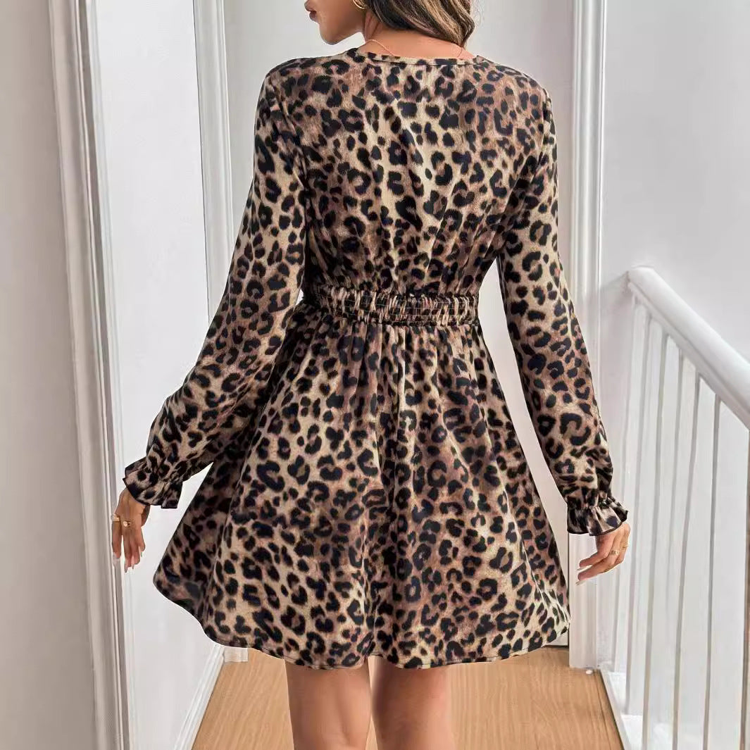 Petruna | Luipaardprint jurk met V-hals en kanten rand - Elegante Midi zomerjurk voor dames